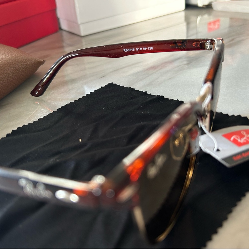 USED Ray-Ban Tortoise and Gold Sunglasses - Picture 4 of 6